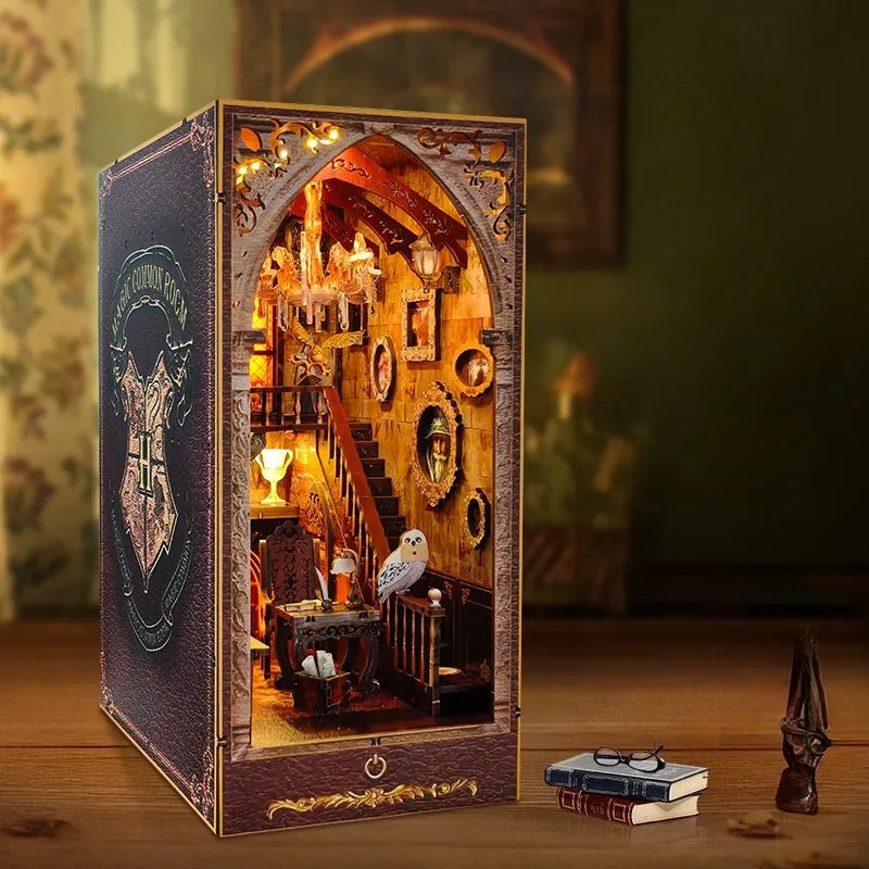 Auditorium Magique · style Hogwarts · book nook animaux, astronomie miniature à construire · Nookora
