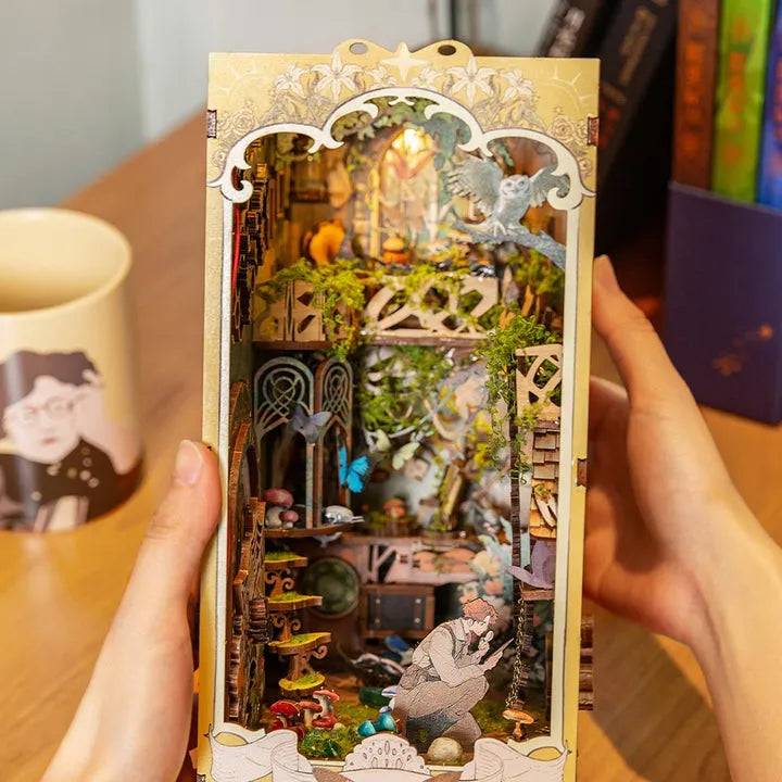Book Nook - Histoires d'Insectes · book nook · Nookora