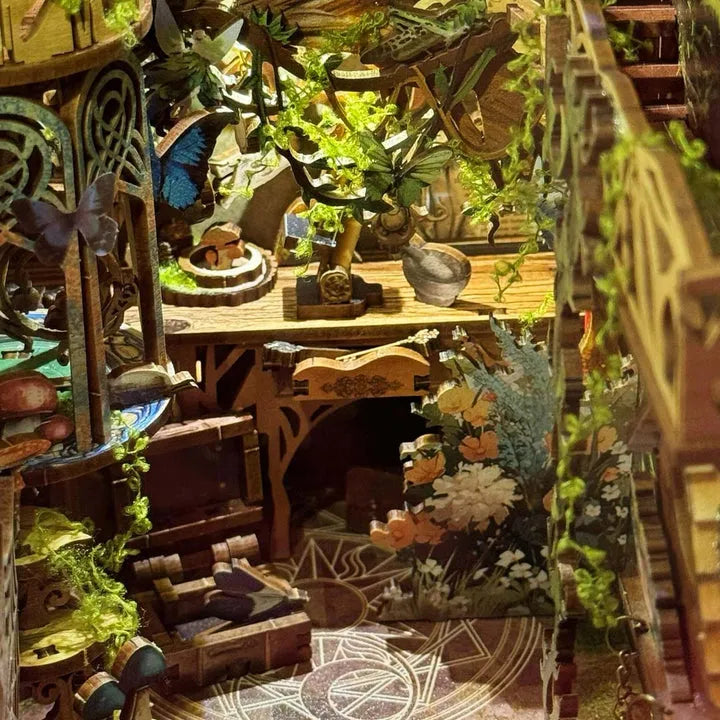 Book Nook - Histoires d'Insectes · book nook · Nookora