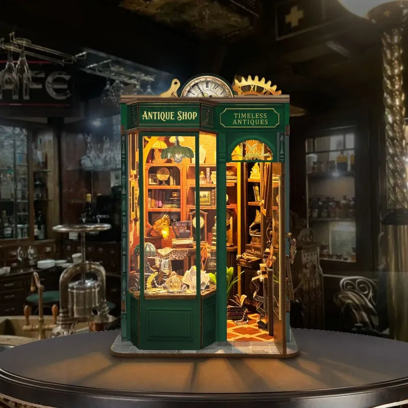 Book Nook - L'Antiquaire du Temps · book nook · Nookora