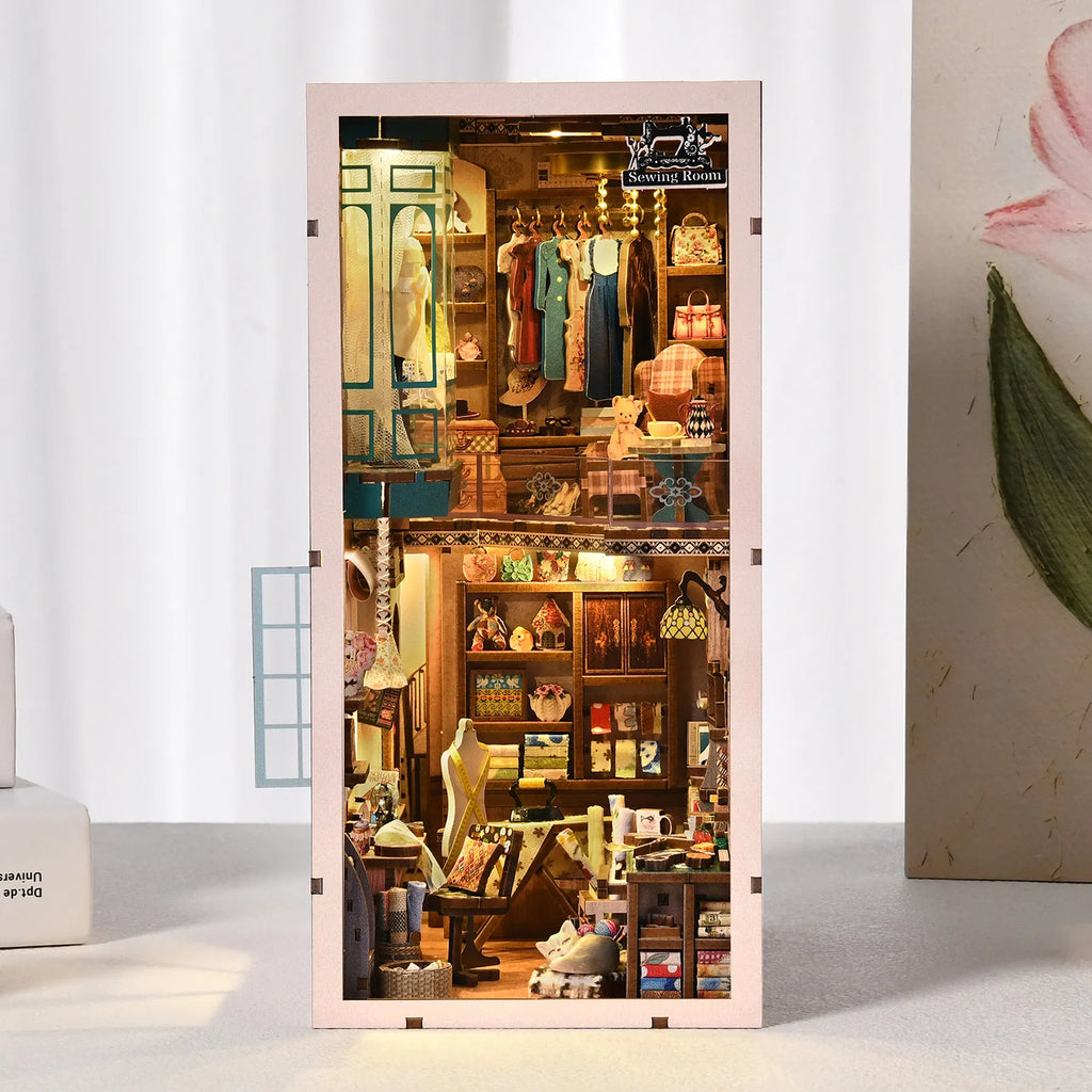 Book Nook - L'Atelier de Couture · book nook · Nookora