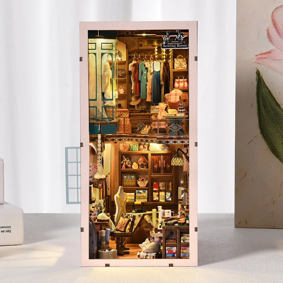 Book Nook - L'Atelier de Couture · book nook · Nookora
