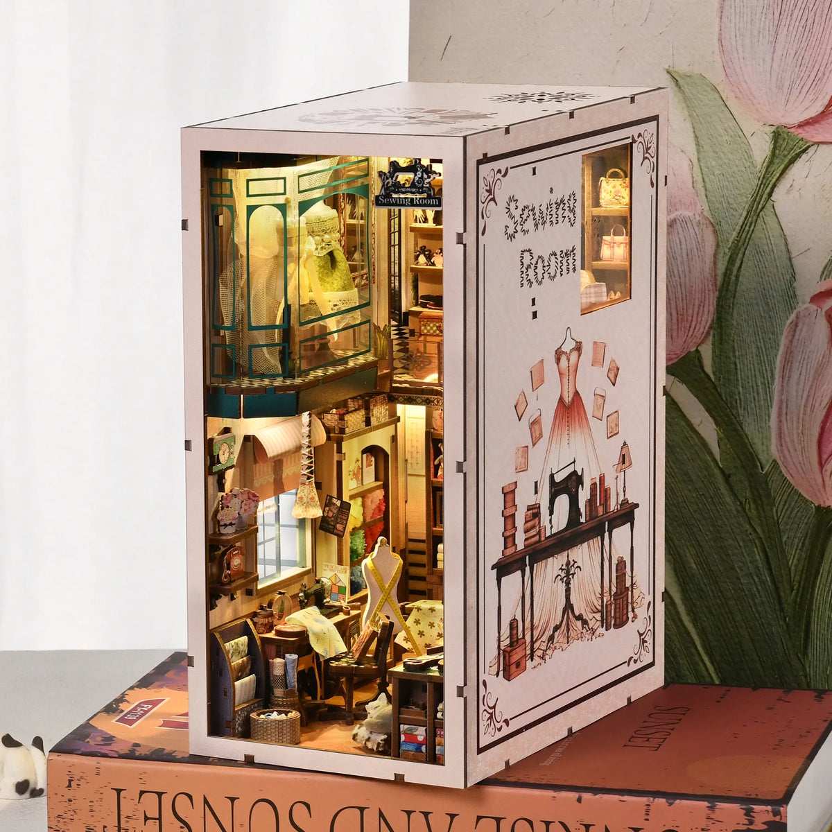 Book Nook - L'Atelier de Couture · book nook · Nookora