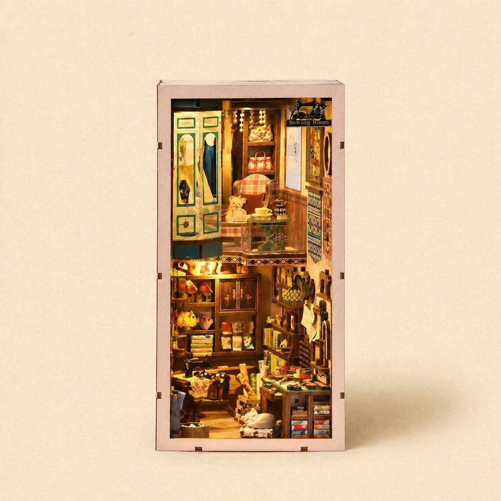 Book Nook - L'Atelier de Couture · book nook fantasy · packshot premium · Nookora