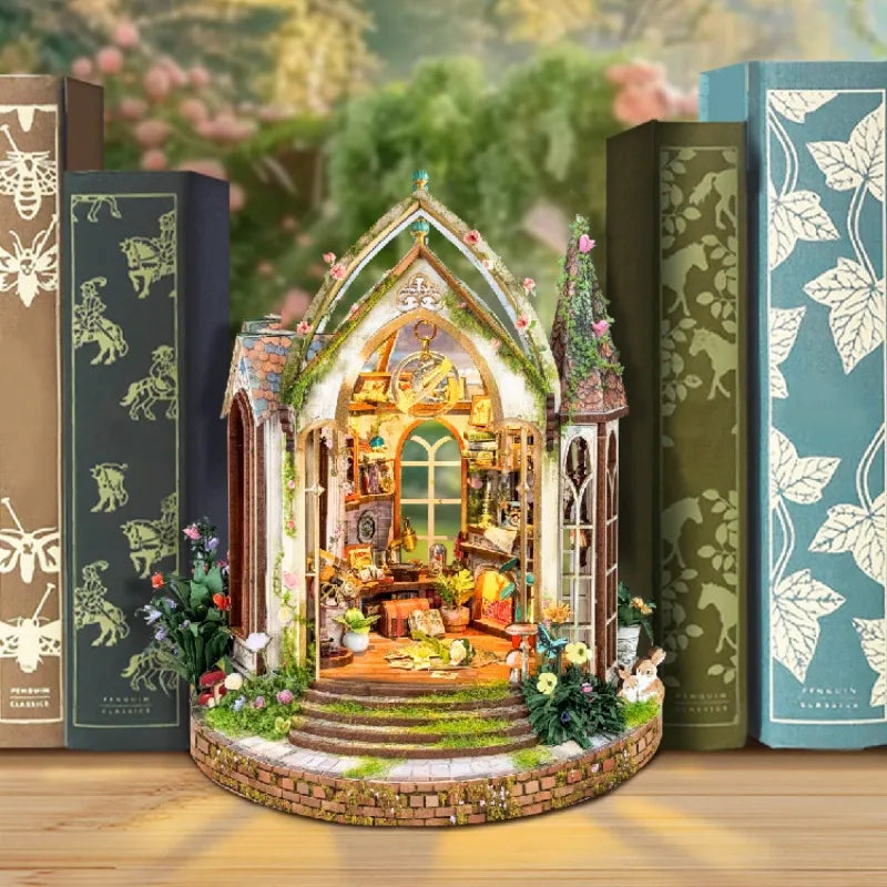 L'Atelier Floral du Pays des Rêves · book nook amour, animaux miniature à construire · Nookora