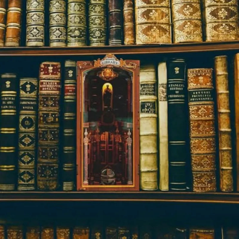 Book Nook - La Bibliothèque du Monastère · book nook · Nookora