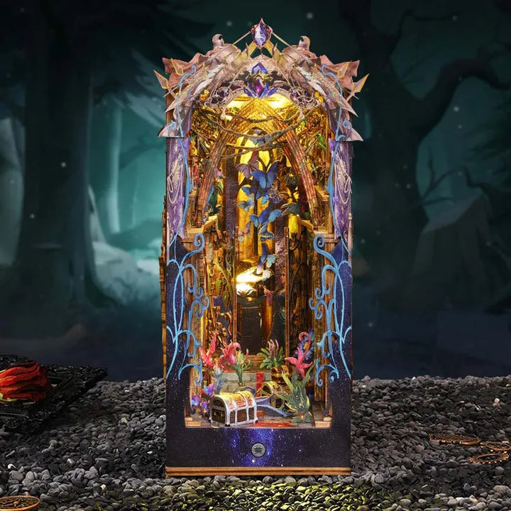 Book Nook - La Boîte de Pandore · book nook · Nookora