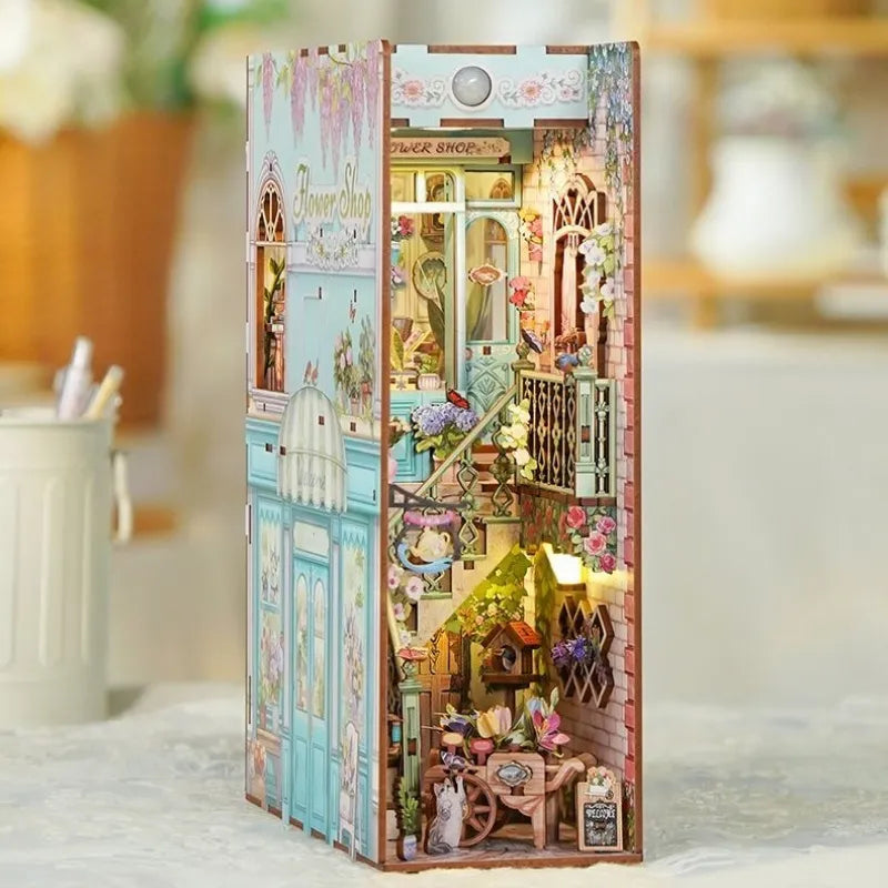 La Boutique de Fleurs · book nook amour, animaux miniature à construire · Nookora