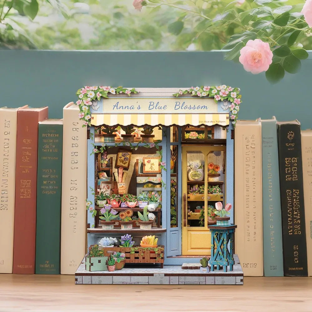 Book Nook - La Fleur Bleue d'Anna · maison miniature · book nook · Nookora