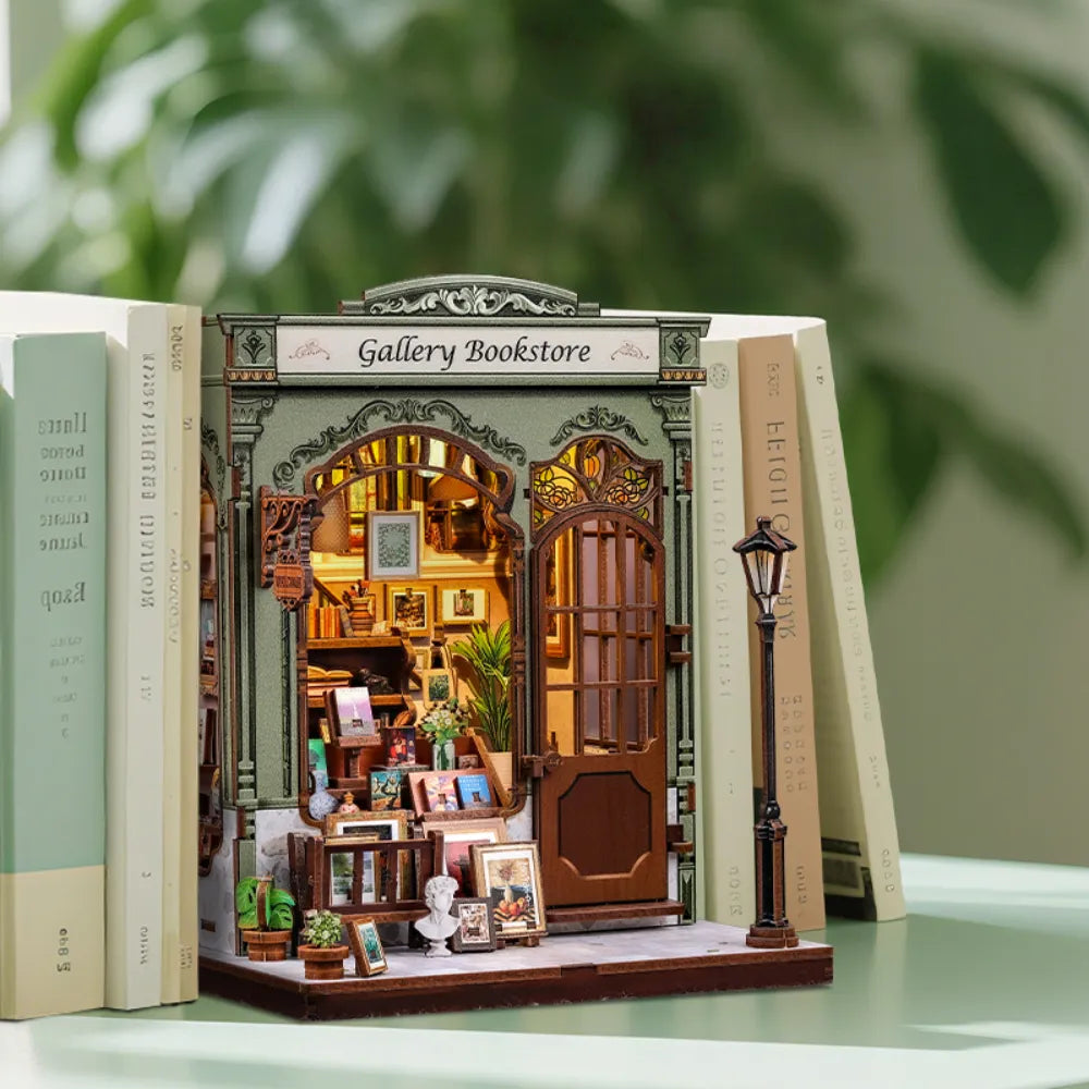 Book Nook - La Galerie-Librairie · maison miniature · book nook · Nookora