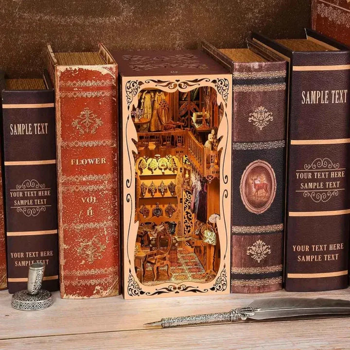 La Garde-Robe de la Duchesse · book nook amour, astronomie miniature à construire · Nookora