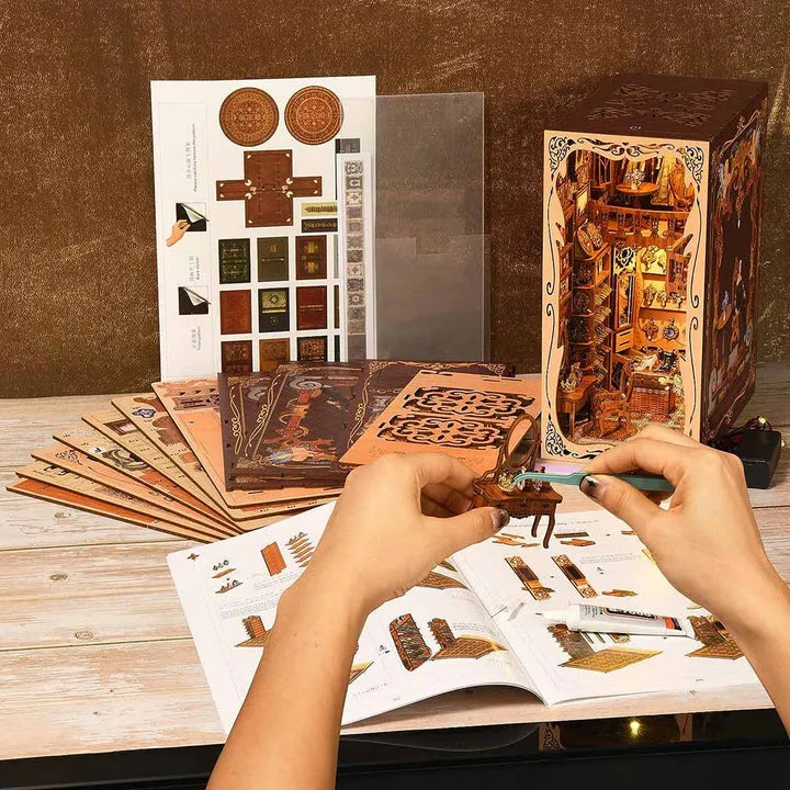 La Garde-Robe de la Duchesse · kit book nook amour, astronomie · Nookora atelier français