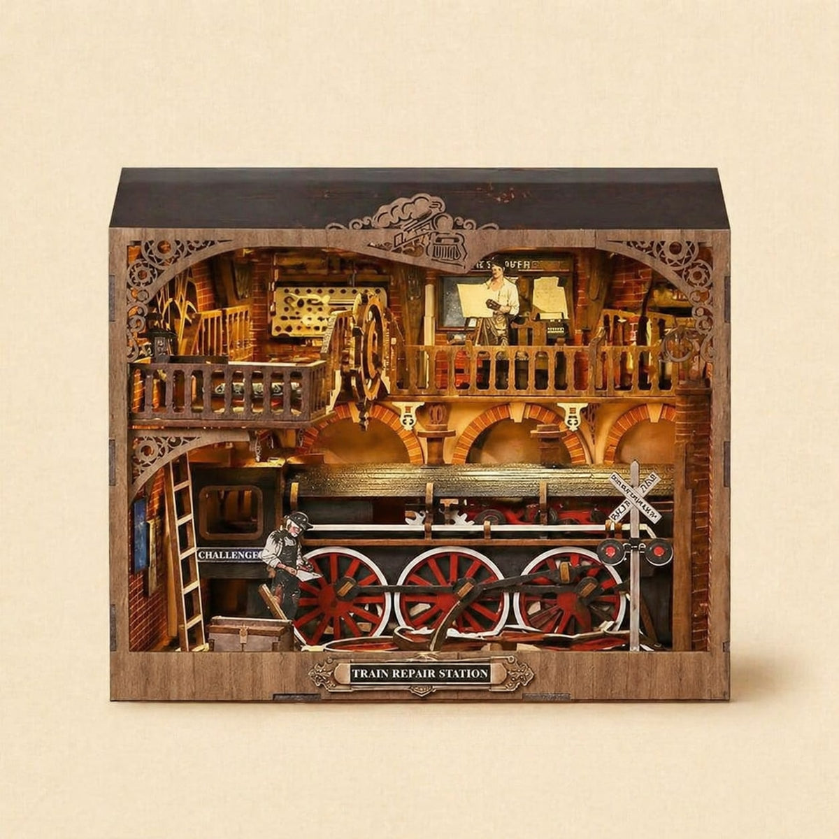 Book Nook - La Gare des Trains · book nook fantasy · packshot premium · Nookora