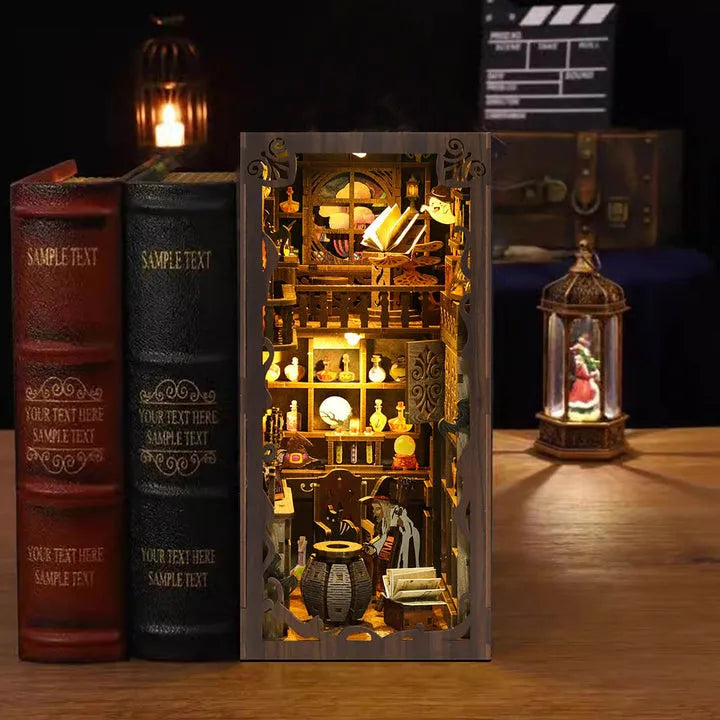 Book Nook - La Nuit Magique · book nook · Nookora