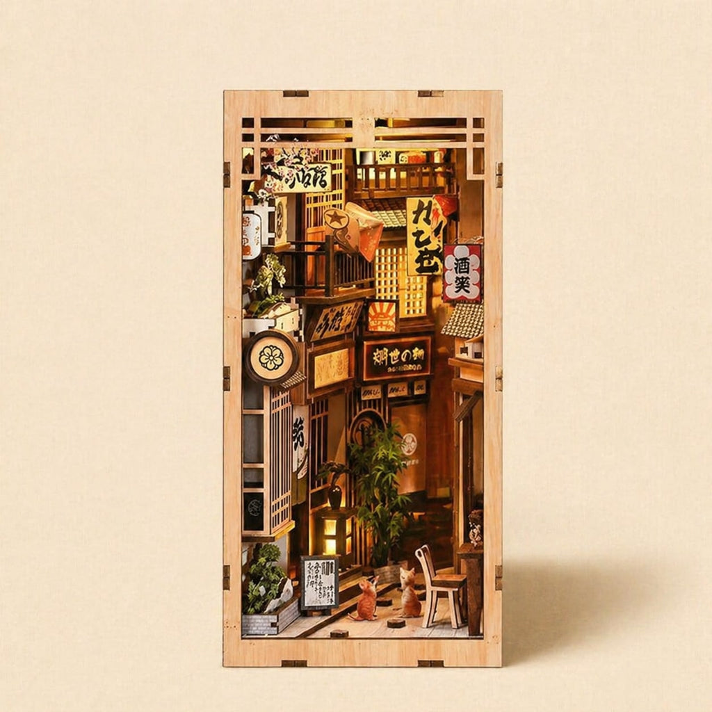 Book Nook - La Ruelle qui Attend le Chat · book nook japonais · packshot premium · Nookora