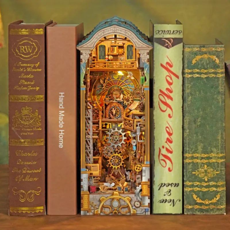 Book Nook - La Tour de l'Horloge · book nook · Nookora