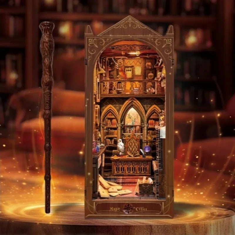 Book Nook - Le Bureau du Sorcier · book nook · Nookora