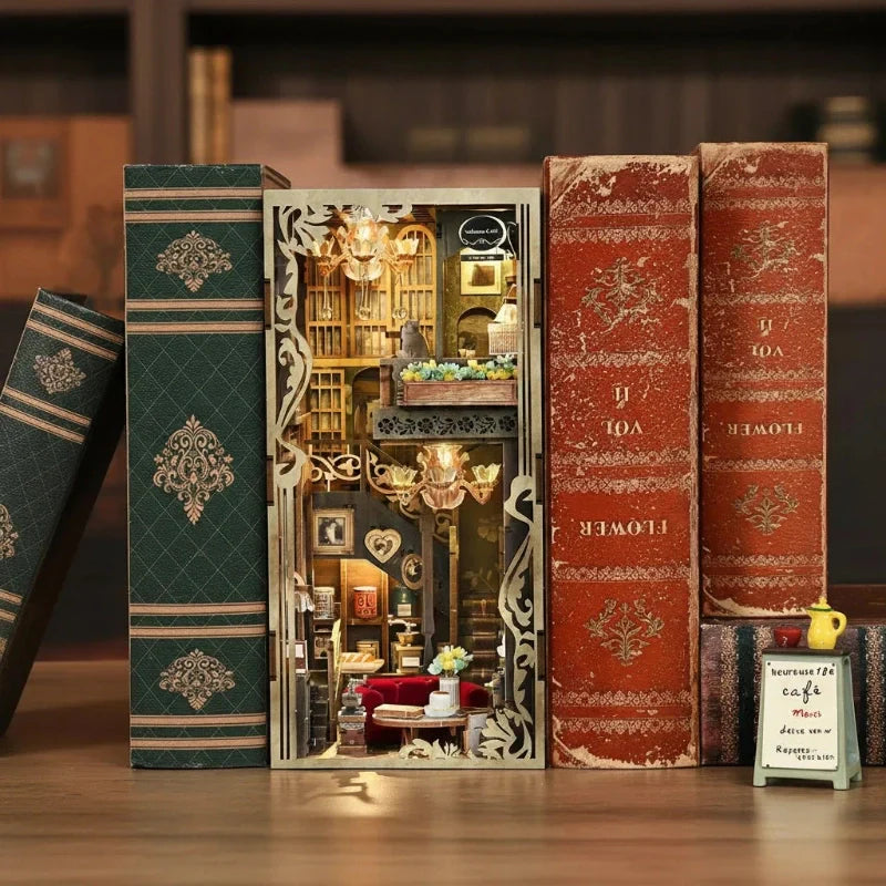 Book Nook - Le Café des Quatre Saisons · book nook · Nookora