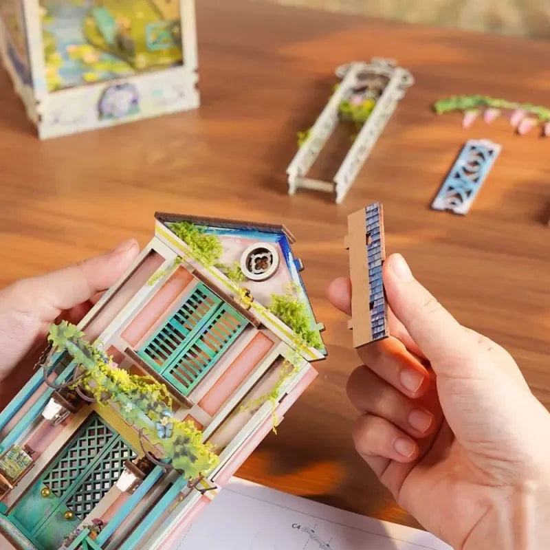 Le Jardin de Giverny · kit book nook amour, animaux · Nookora atelier français