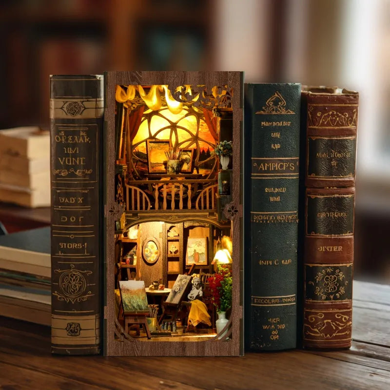 Book Nook - Le Monde dans le Cadre · book nook · Nookora