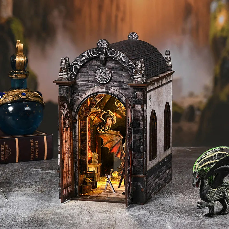 Book Nook - Le Repaire du Dragon · book nook · Nookora