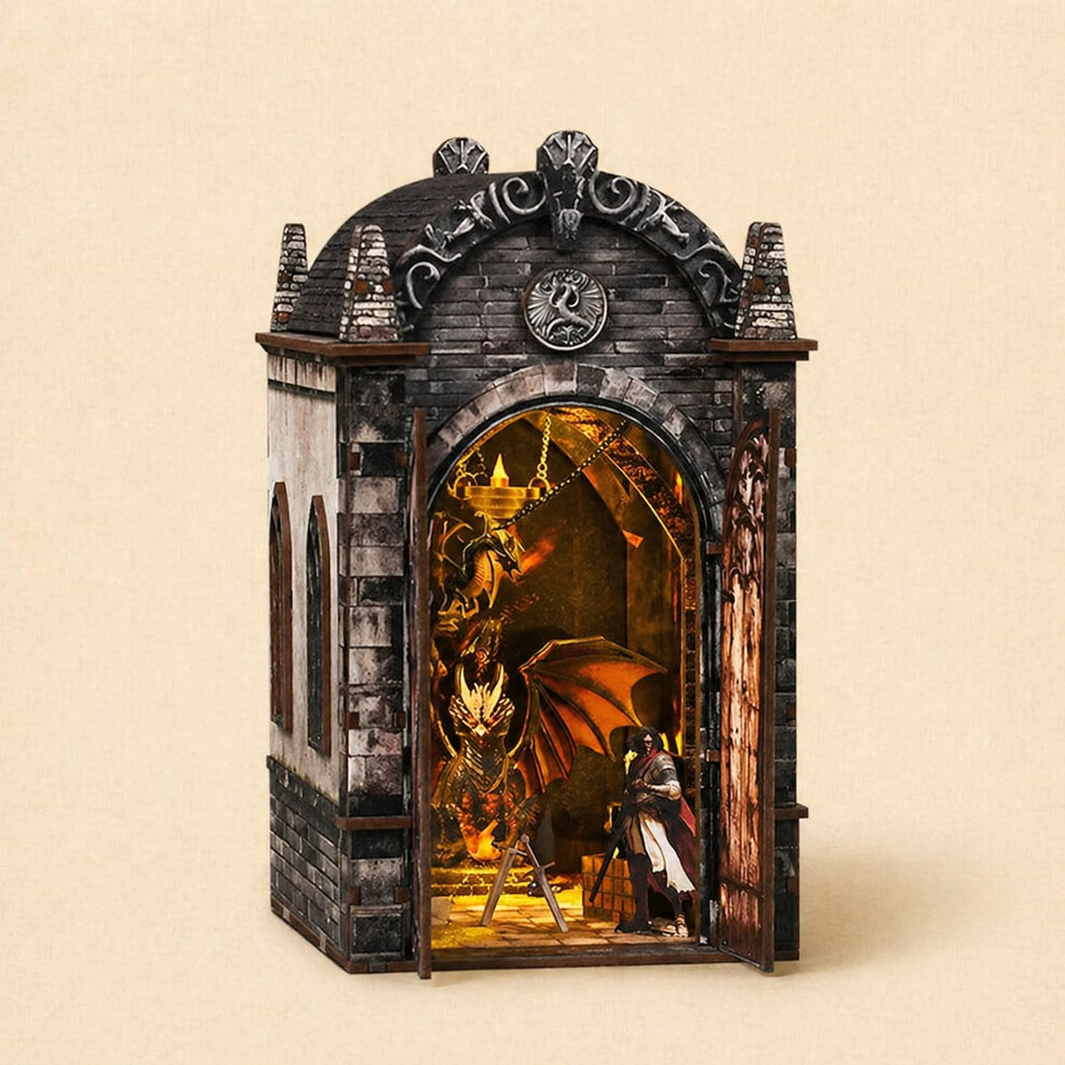 Book Nook - Le Repaire du Dragon · book nook fantasy · packshot premium · Nookora