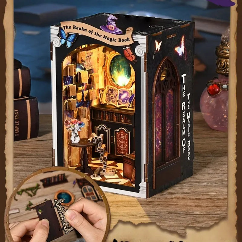 Book Nook - Le Royaume du Livre Magique · book nook · Nookora