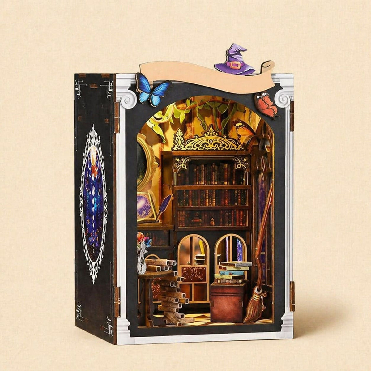 Book Nook - Le Royaume du Livre Magique · book nook japonais · packshot premium · Nookora