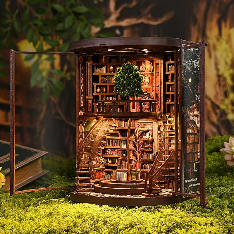 Book Nook - Les Anneaux du Savoir · book nook · Nookora