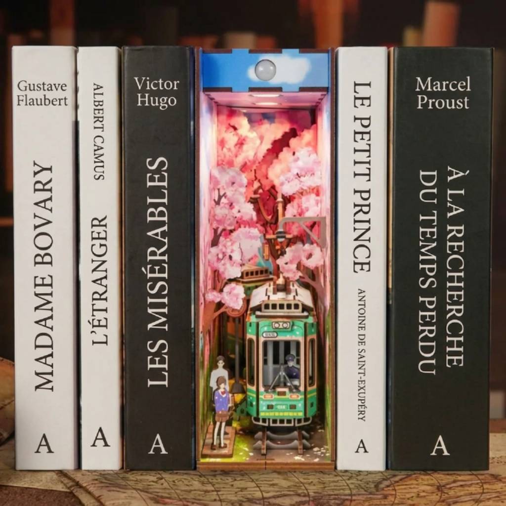 Book Nook - Le Voyage des Sakuras